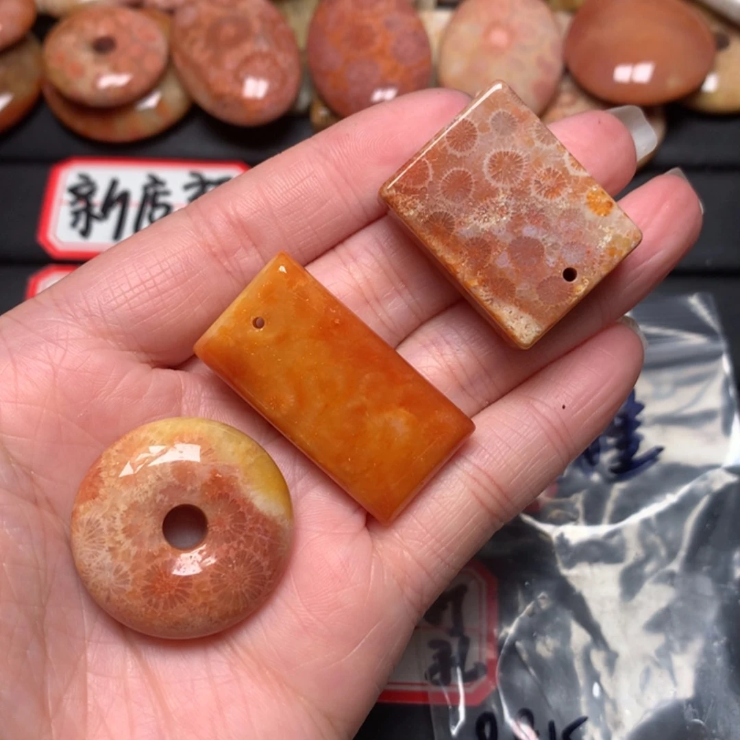 【闪购商品】硅化玉颈饰未镶嵌鹏**里