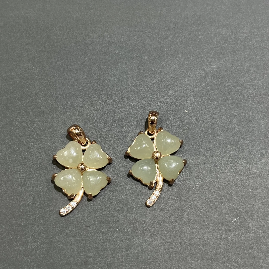 【菲菲】和田玉四叶草吊坠多样性发其一@k