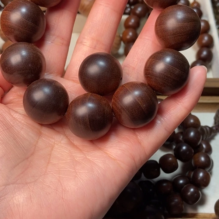 且***吟檀香木老山檀香檀香王2.2*12，焦糖奶甜香