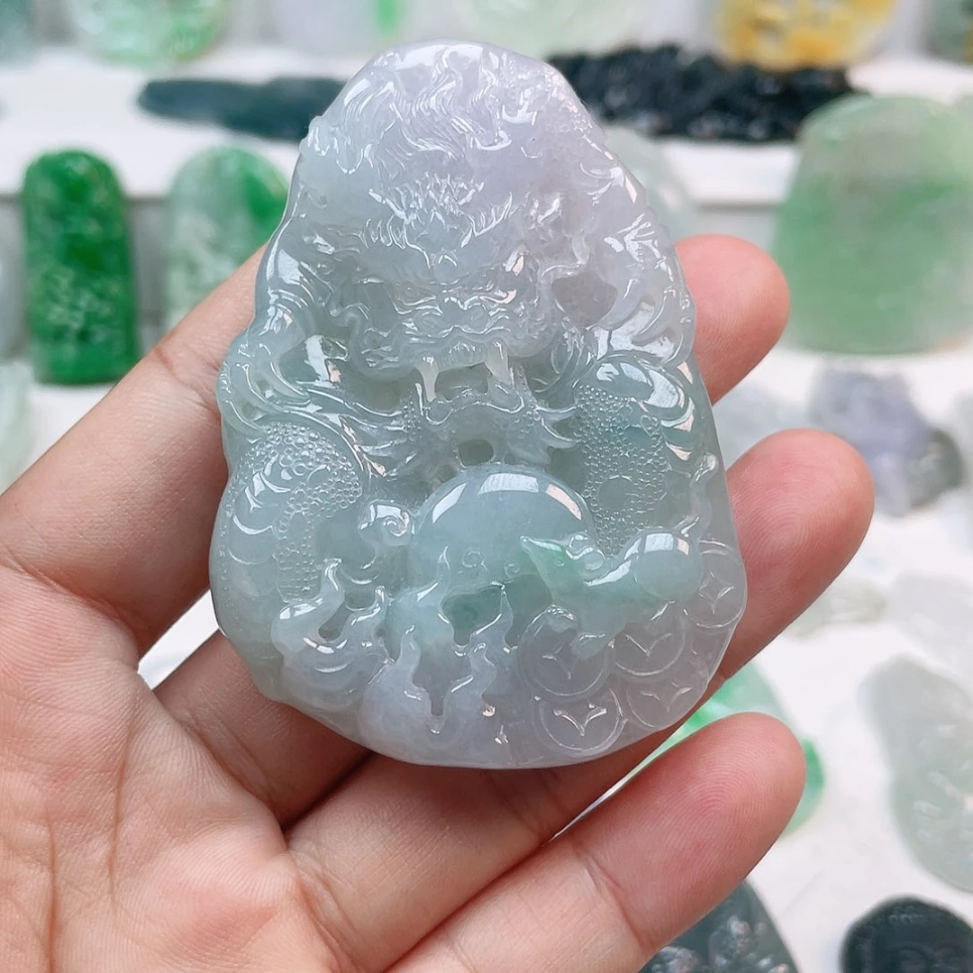 翡翠颈饰未镶嵌龙