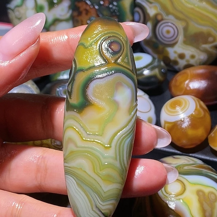 玛瑙/玉髓未镶嵌珠宝奇石33