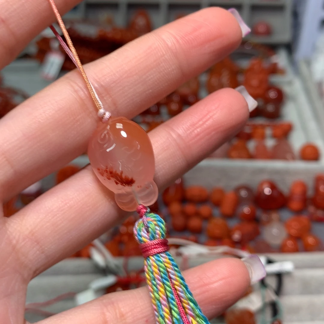 【闪购商品】南红玛瑙手机挂未镶嵌