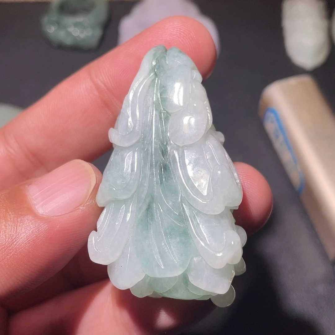 翡翠未镶嵌颈饰白菜