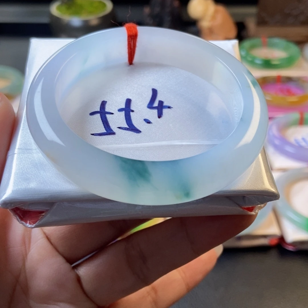 翡翠未镶嵌手镯32白冰胶飘花