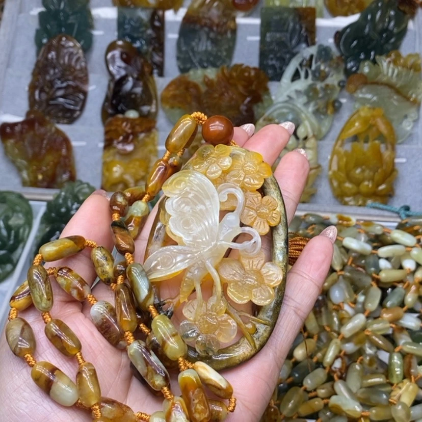 【闪购商品】蛇纹石玉颈饰未镶嵌金****。