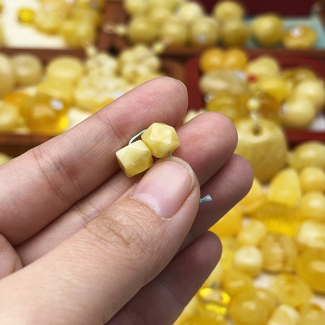 蜜蜡未镶嵌裸石天然