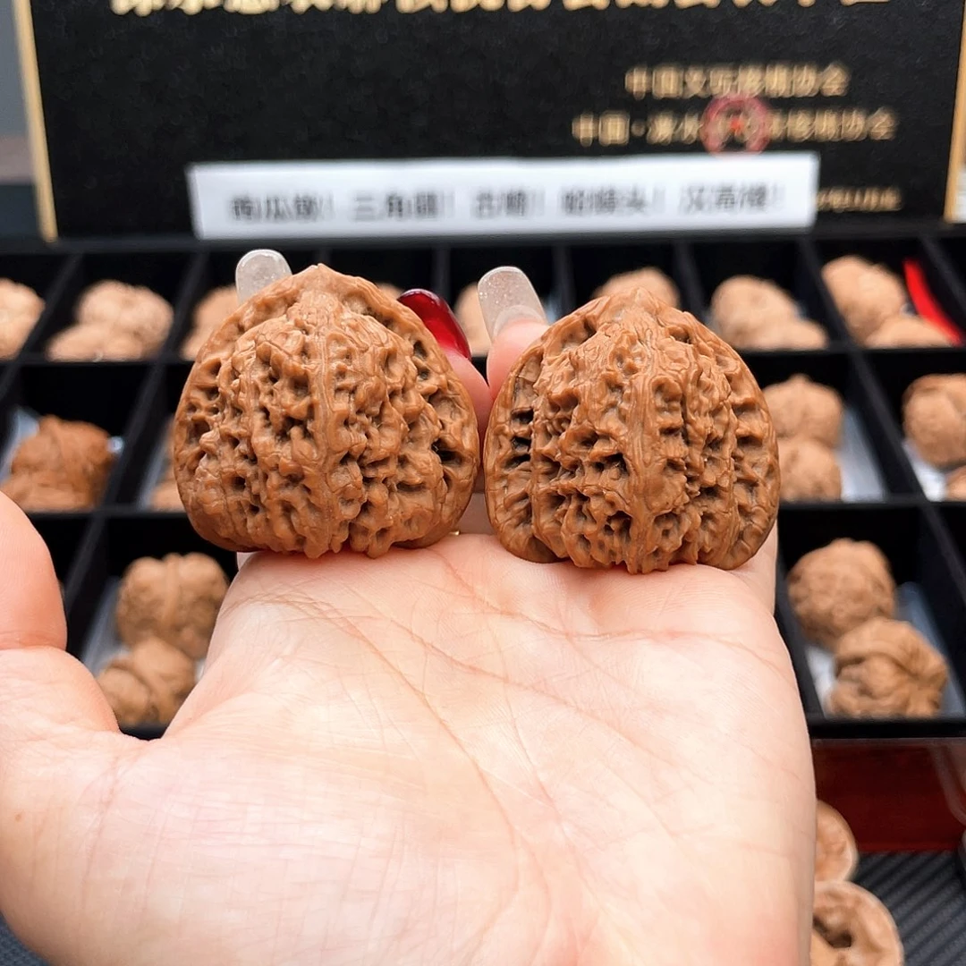 把件文玩核桃39三角疆全品主筋居中对齐三角桩型S3901