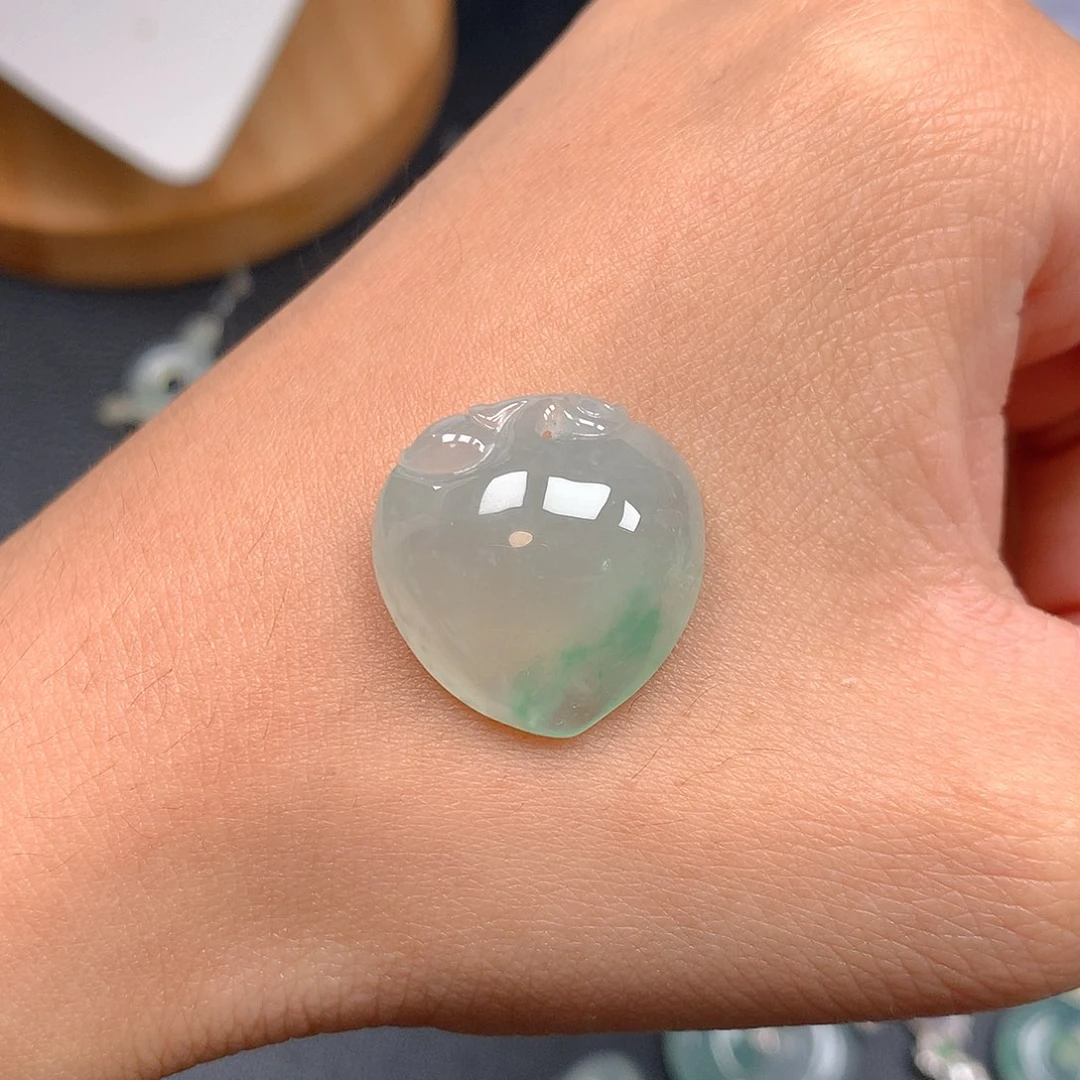 吊坠(赠链)未镶嵌翡翠