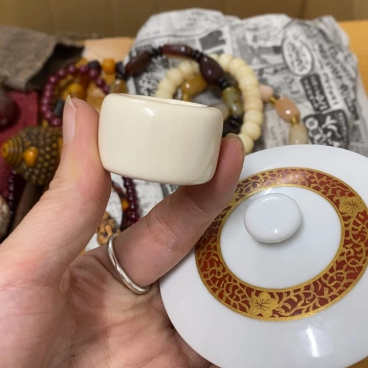 瓷片哈中古工艺品一件