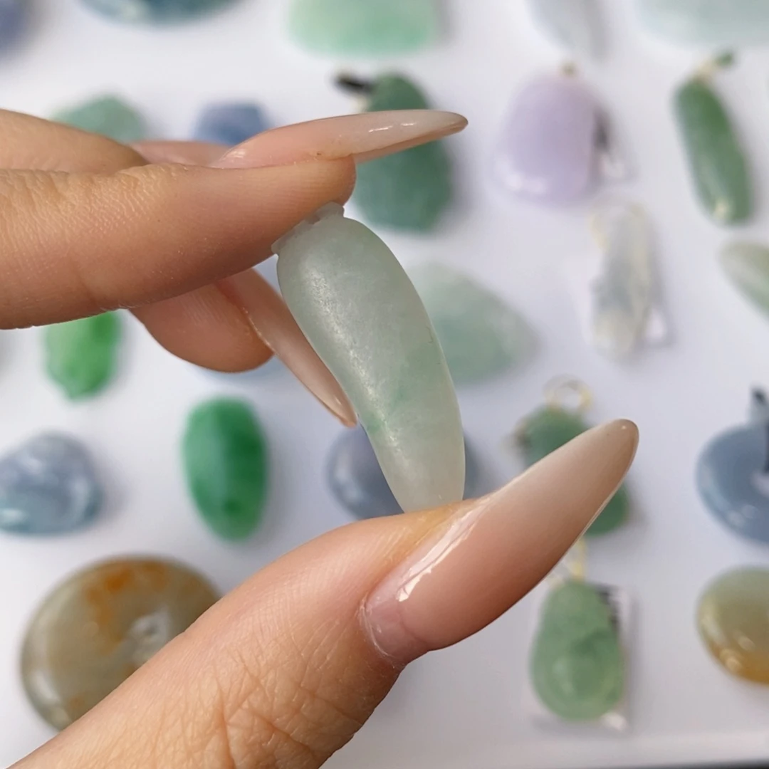 未镶嵌定制翡翠瓜瓜