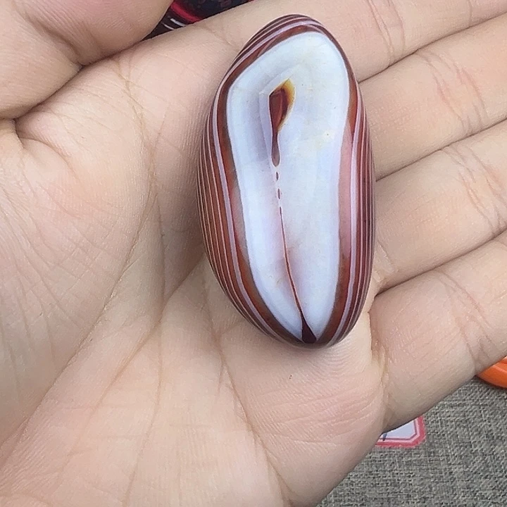 玛瑙/玉髓未镶嵌缠丝玛瑙原石小品石