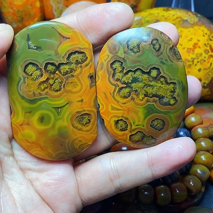 时***泉玛瑙/玉髓未镶嵌战国红