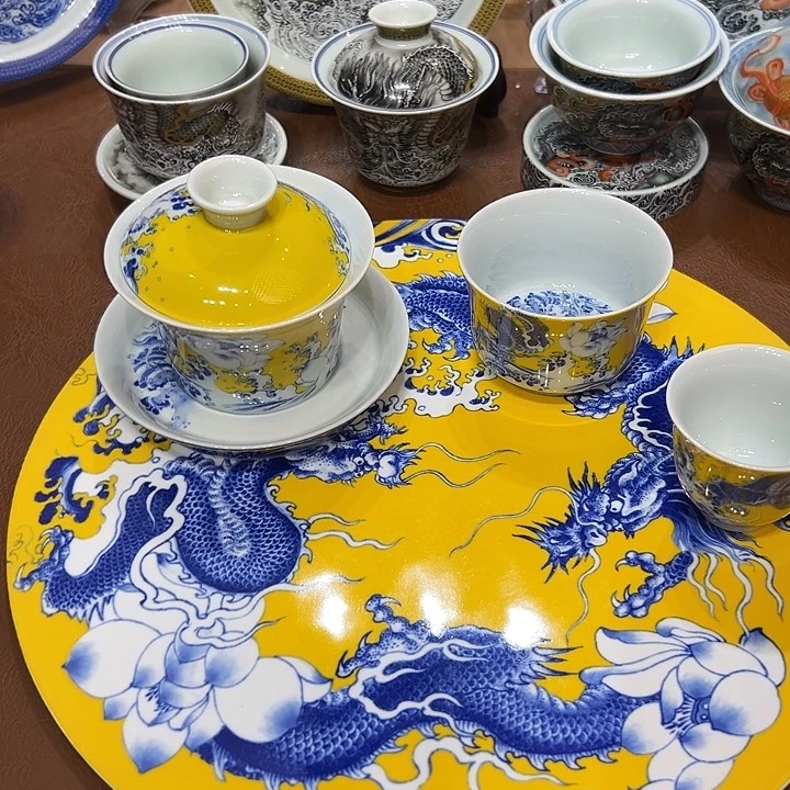 摆件蟓*塔景德镇陶瓷艺术展演厅及景德镇市艺术家