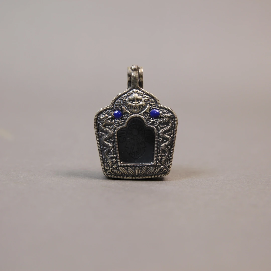 Tgz08 清代 银嘎乌盒