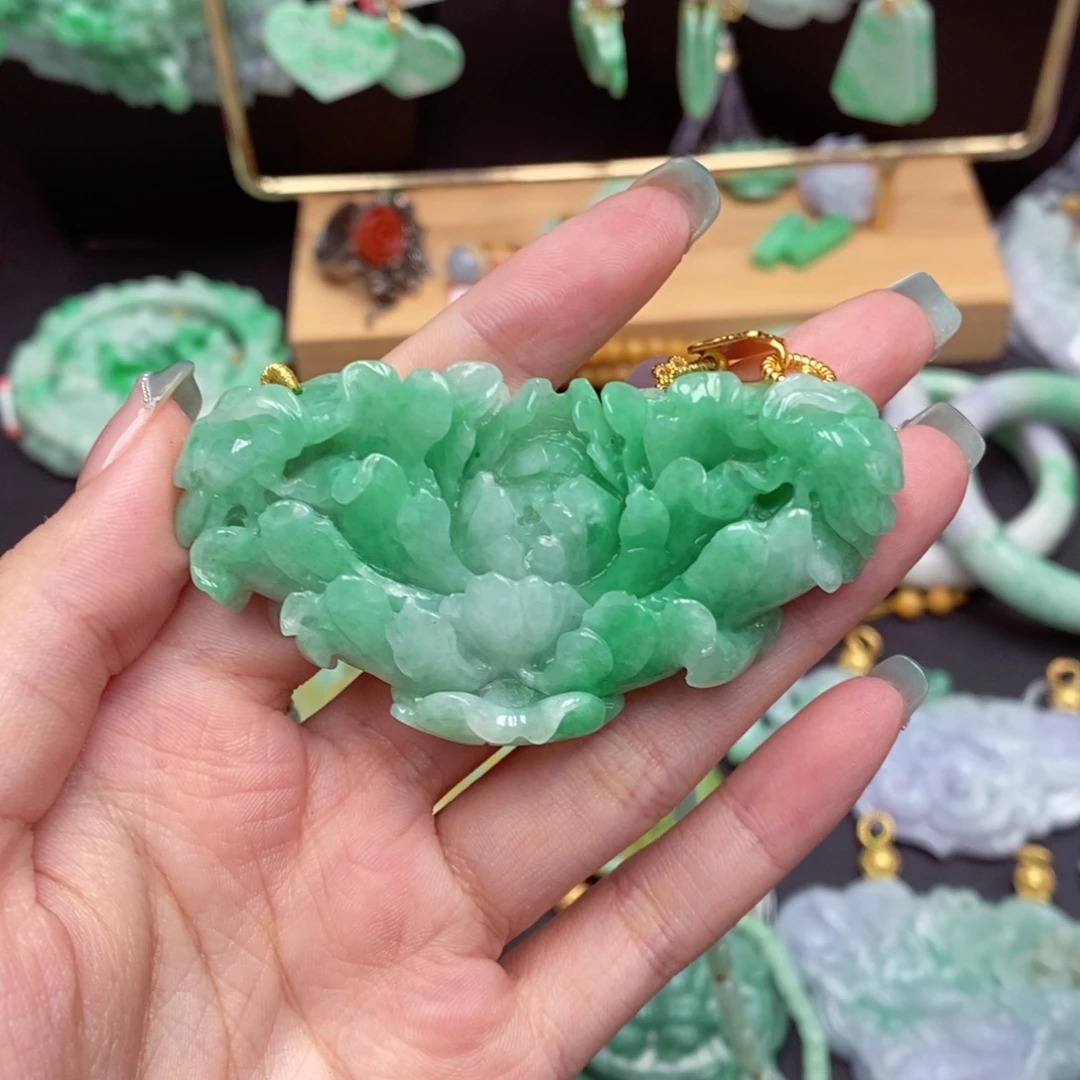 翡翠未镶嵌颈饰翡翠