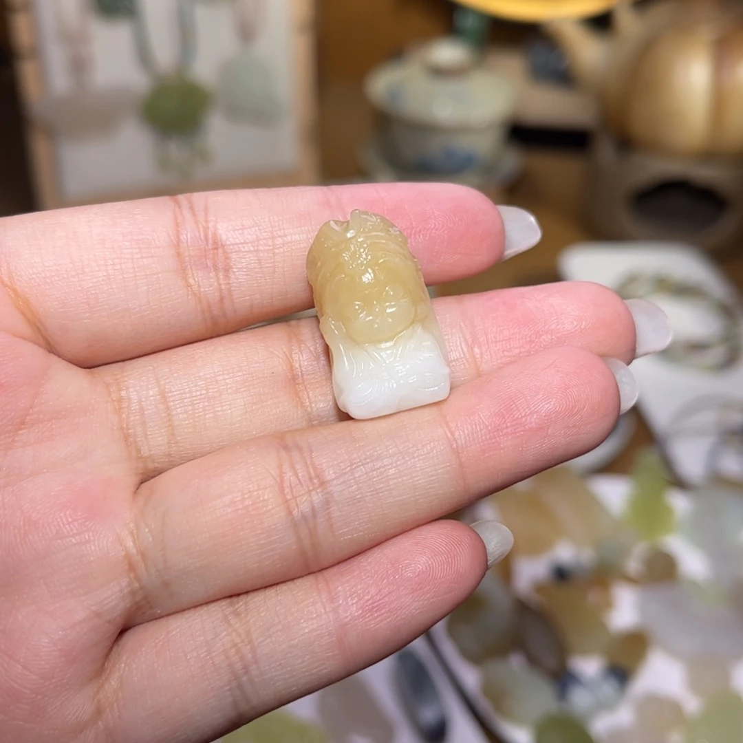 S***²和田玉未镶嵌颈饰