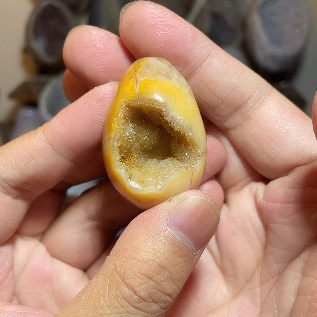 未镶嵌水晶大型摆件（非配饰）