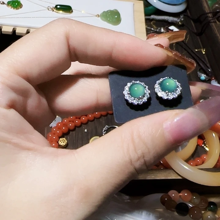 素***天石英质玉（金丝玉）未镶嵌摆件