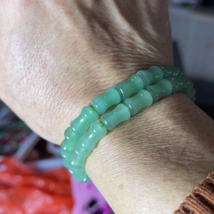 石英质玉未镶嵌颈饰