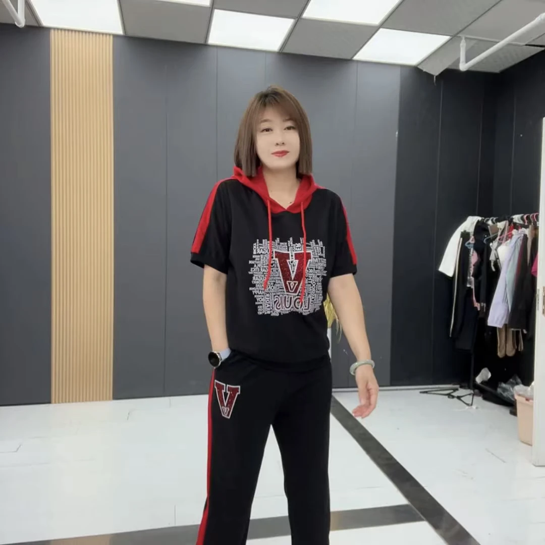 2168*款时尚大码洋气显瘦休闲百搭连帽字母短袖上衣+裤子套装