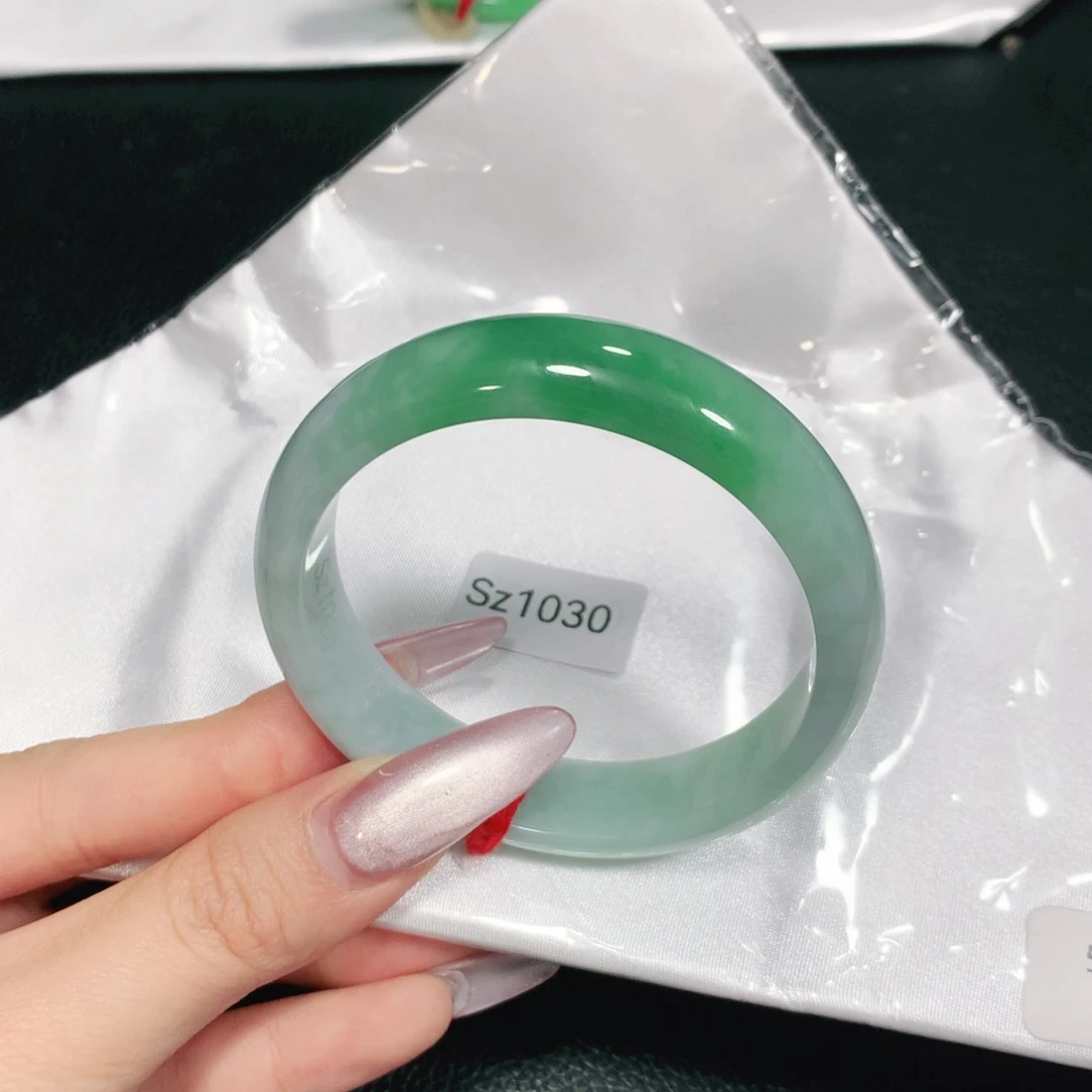 翡翠未镶嵌手镯Sz1030-04