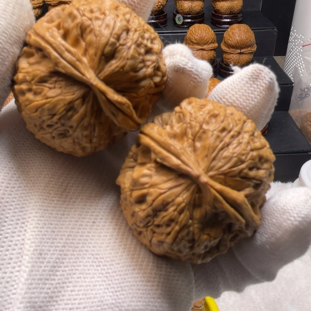 鸿***运把件文玩核桃Y66霸王蟾44尺