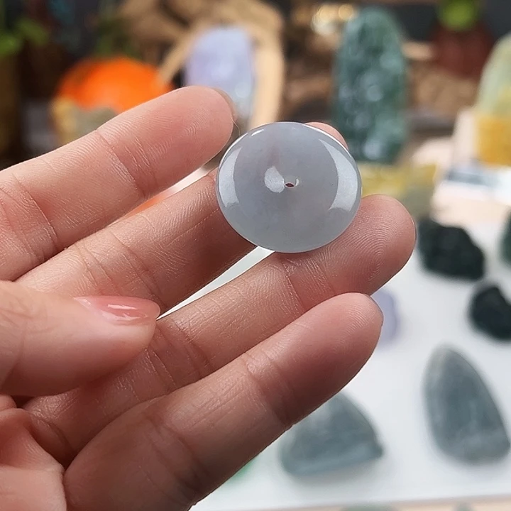 翡翠未镶嵌颈饰平安扣