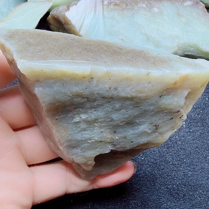 未镶嵌和田玉（糖玉）珠宝半成品