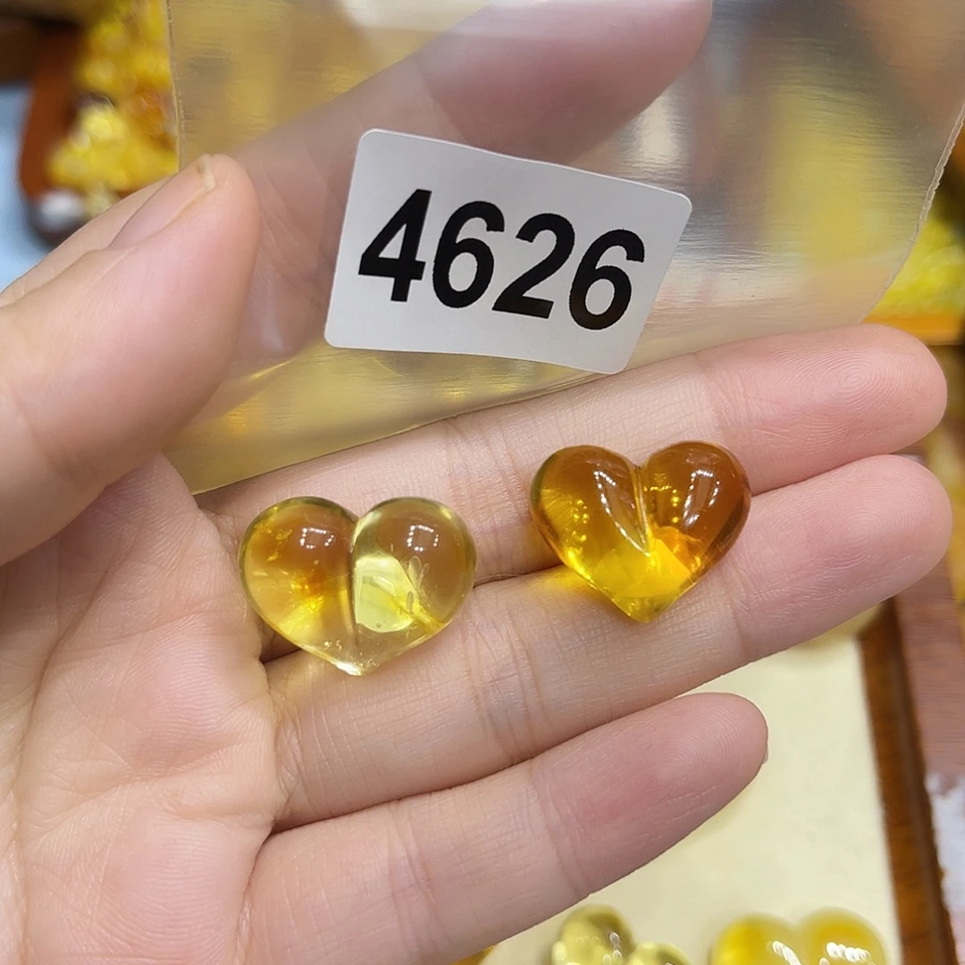 甜***米琥珀未镶嵌珠宝奇石