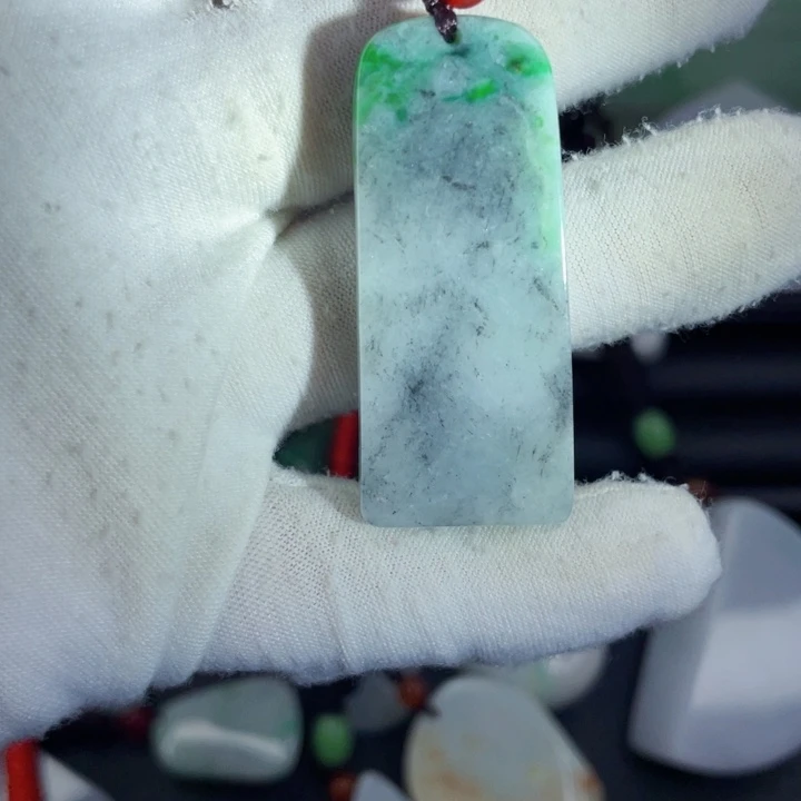 翡翠未镶嵌挂件片料