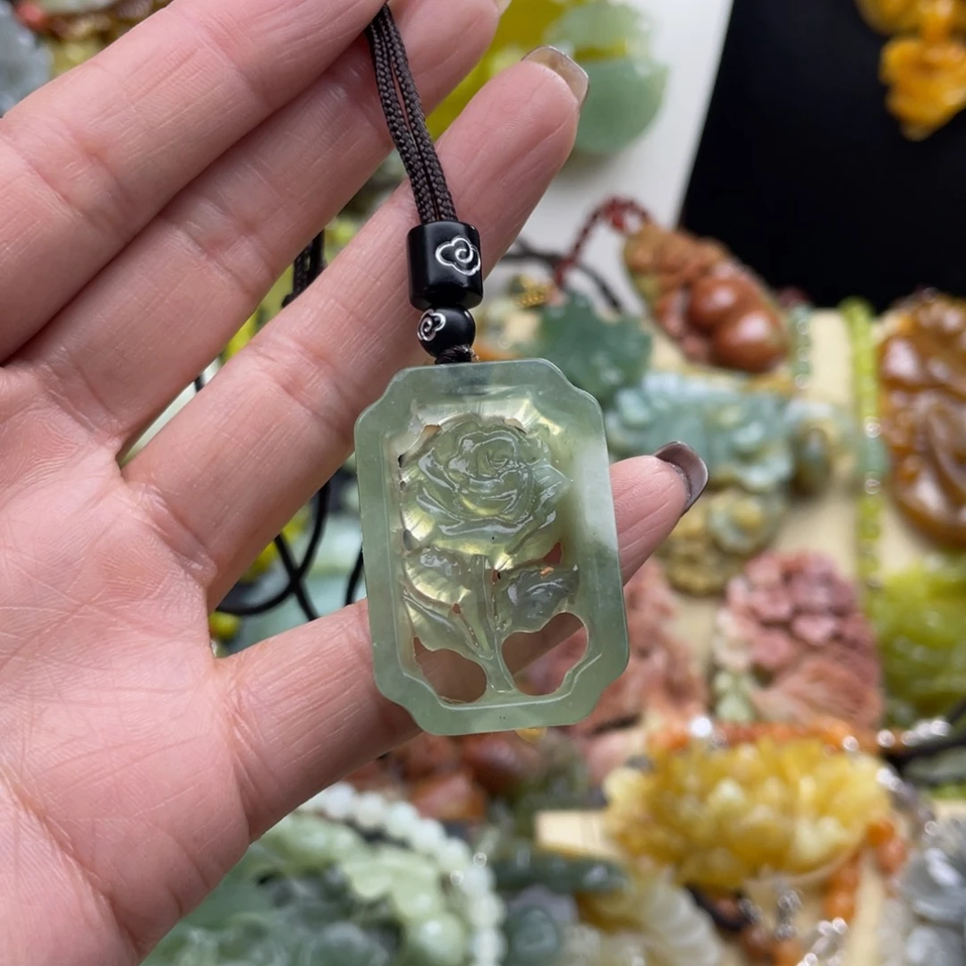 未镶嵌蛇纹石玉颈饰