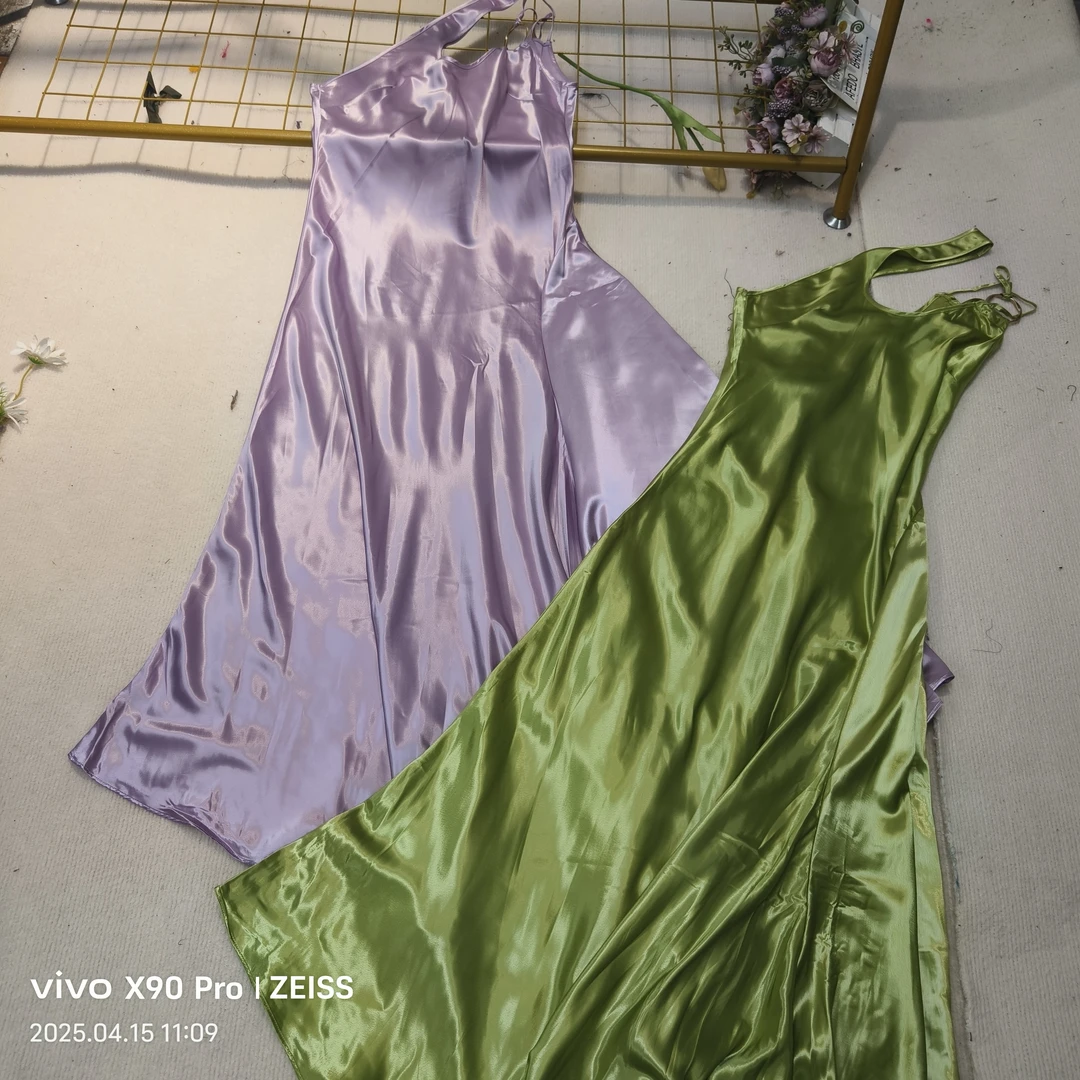 唯琳剪标   8仓A2-2-3824款   不规则V领连衣裙