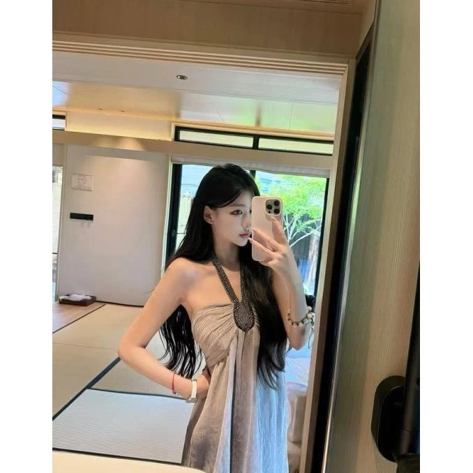 梦梦 MENGMENG｛古早白莲花 新款重工褶皱钉珠挂脖吊带抹胸上衣}