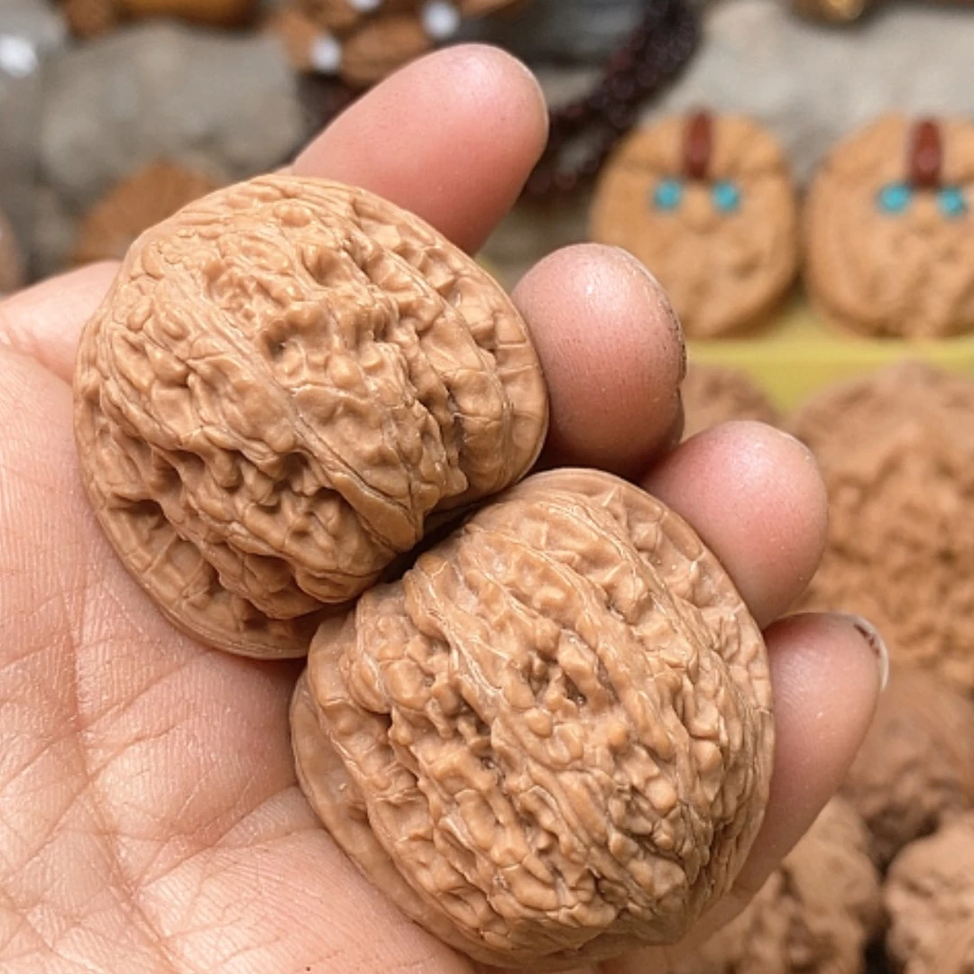 【闪购商品】文玩核桃把件35红宝石