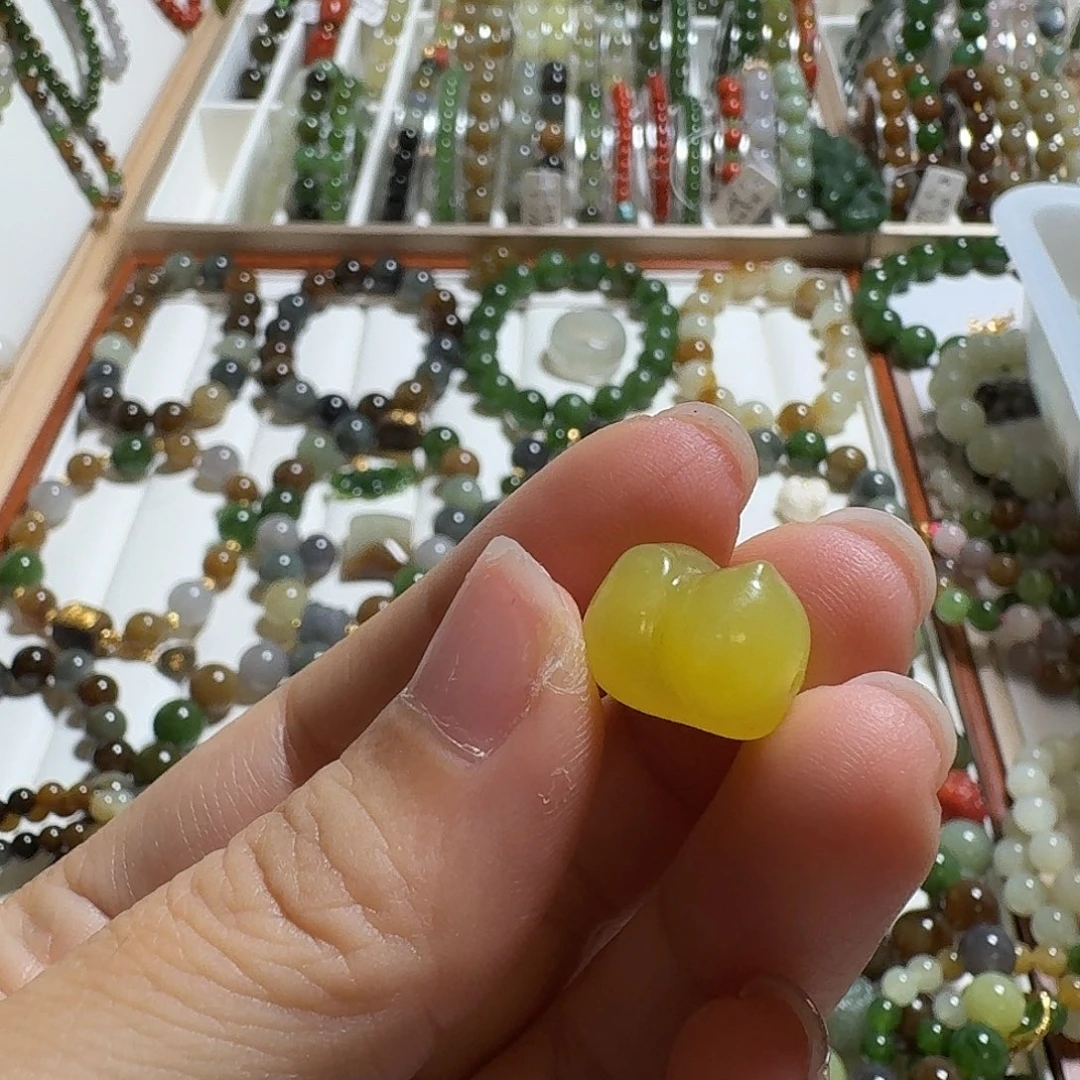 ****惜和田玉未镶嵌珠宝奇石