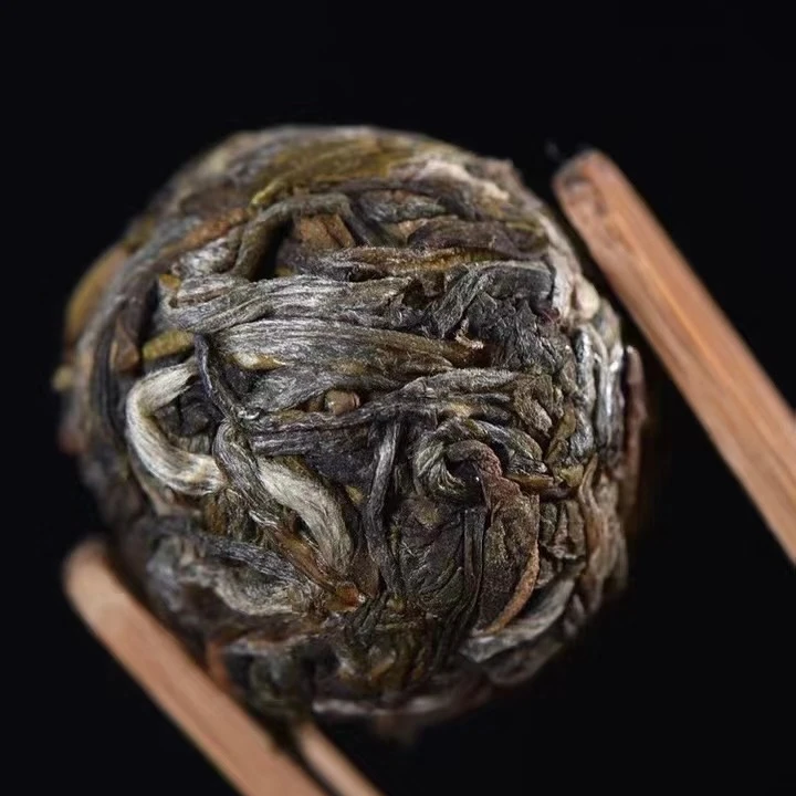 2024年 冰岛南迫 8g龙珠 普洱生茶