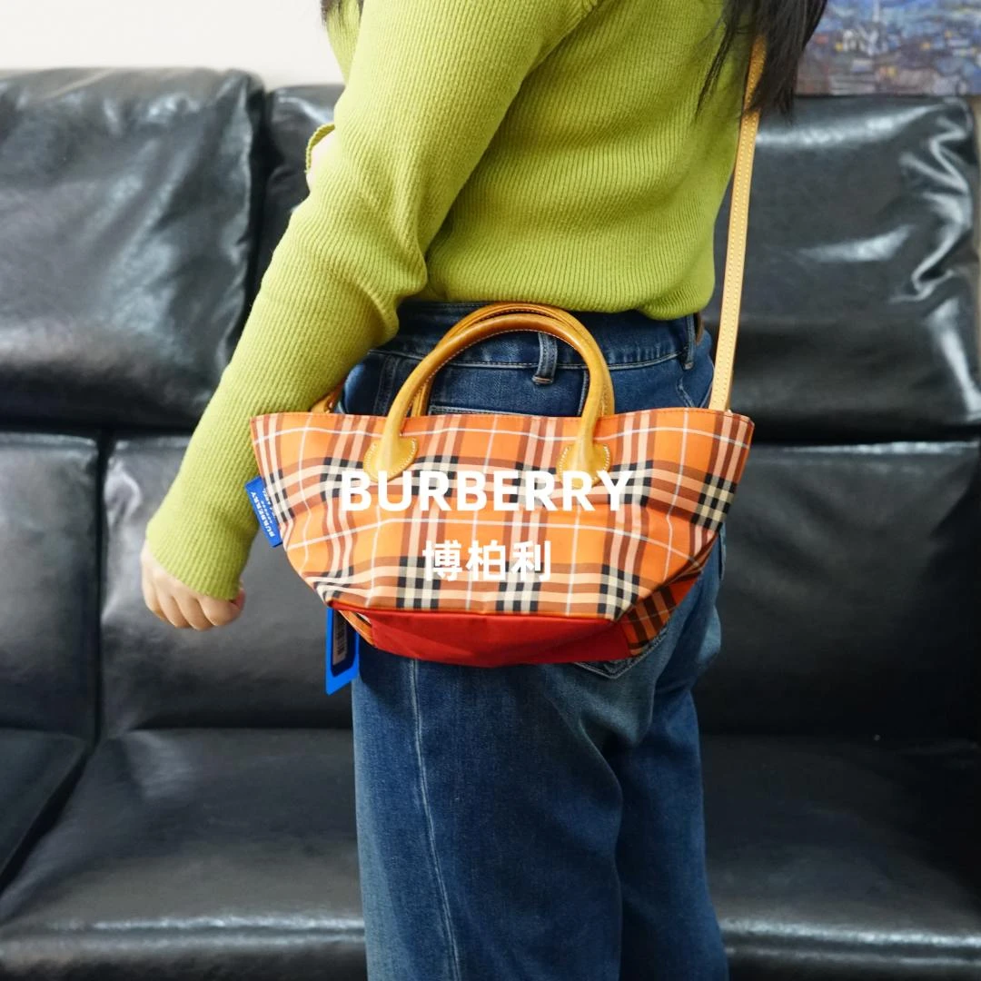 95新 BURBERRY/博柏利 巴宝莉/格纹斜挎包/MN12425045/5045