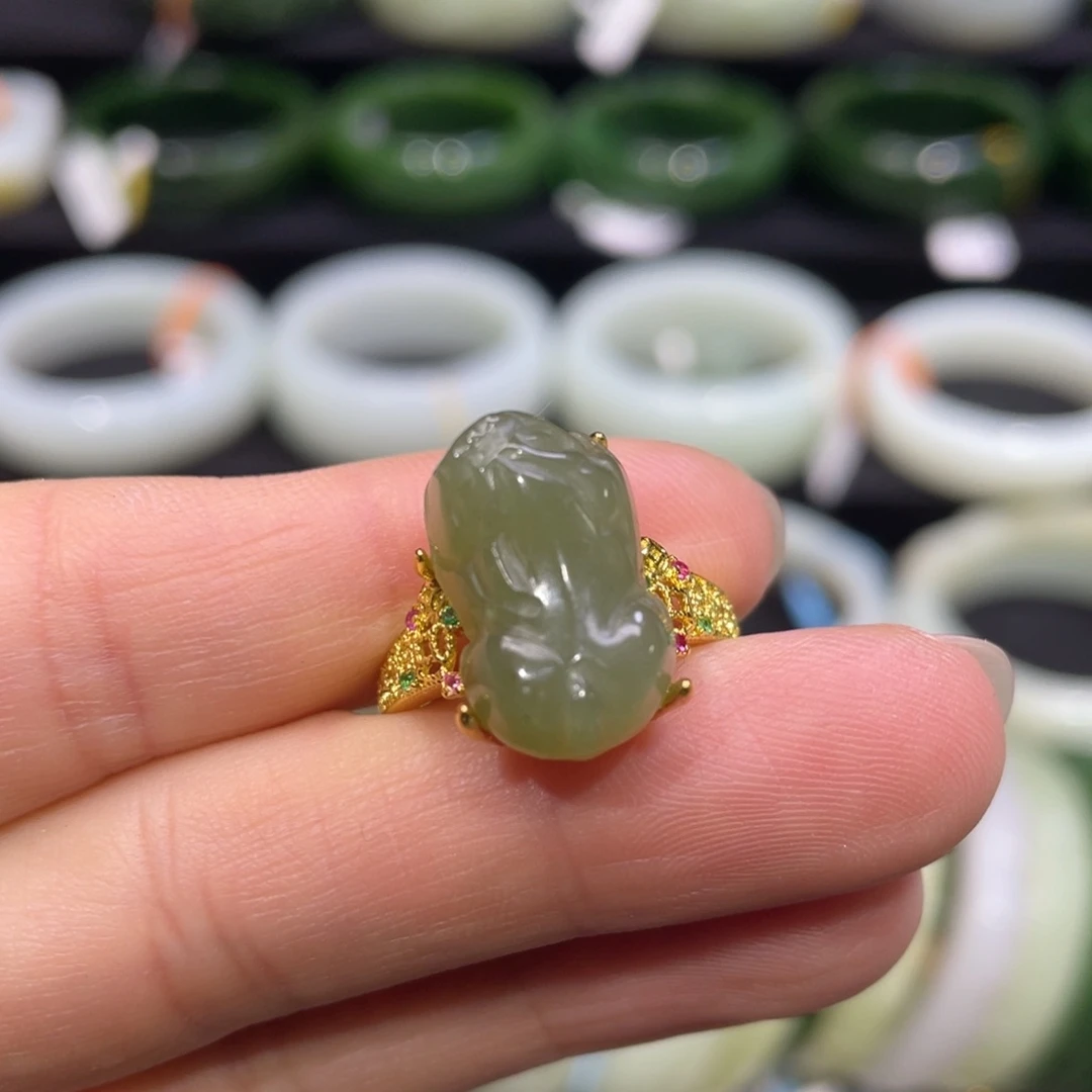 未镶嵌戒指和田玉