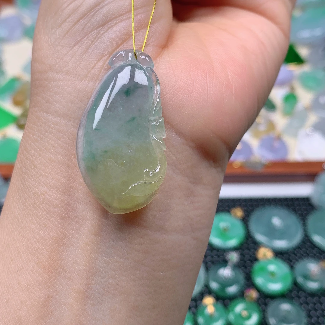 缅甸天然A货翡翠，冰润黄翡福瓜 编号529/510尺寸37.4-20.3-6.8