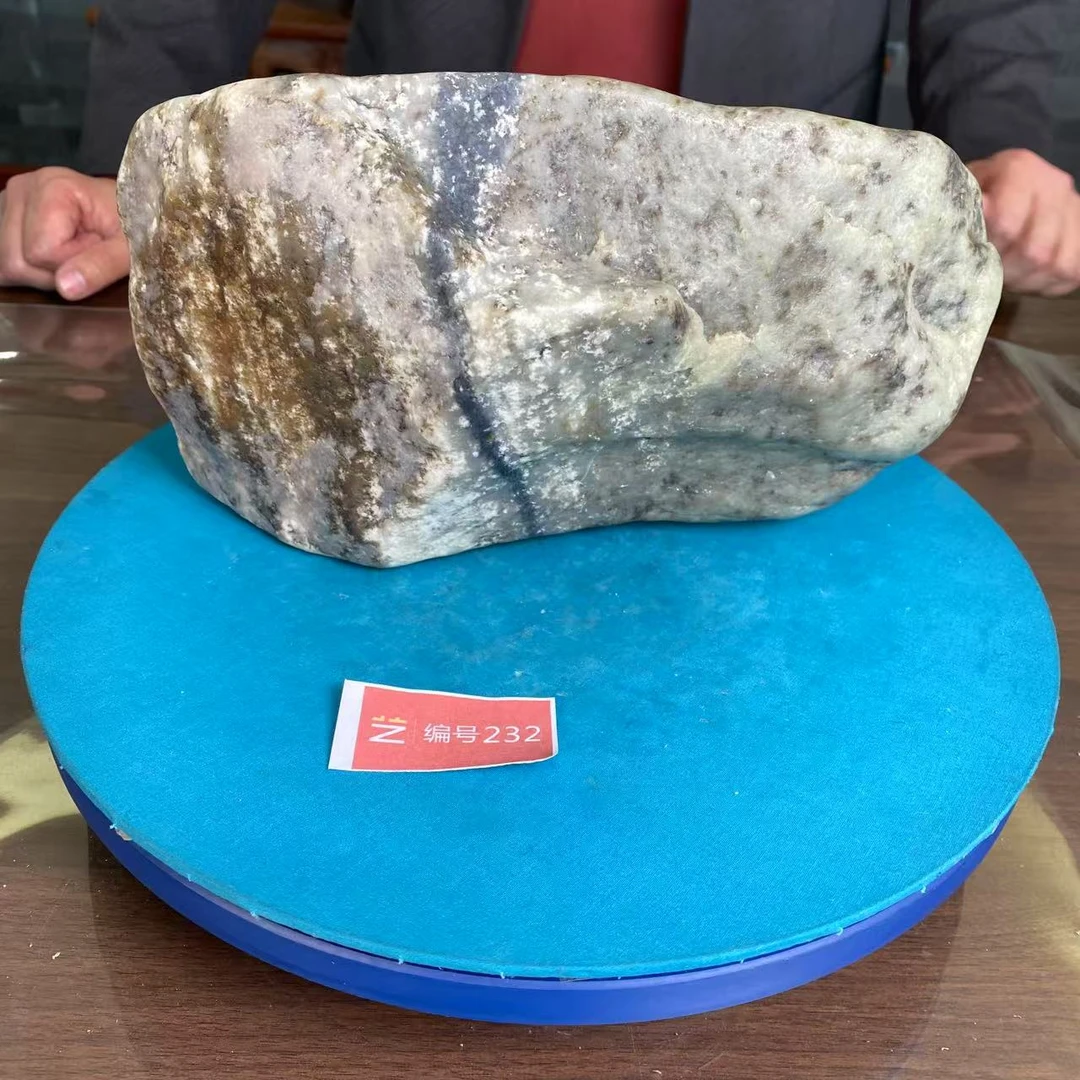 现货新疆玉料原石发一件编号232