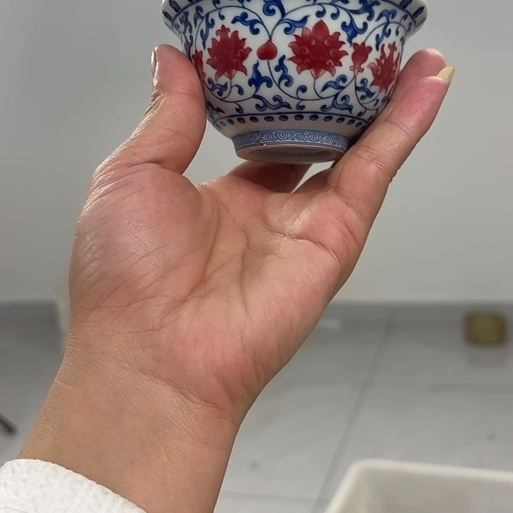 瓷片釉里红缠枝莲大压手杯景德镇