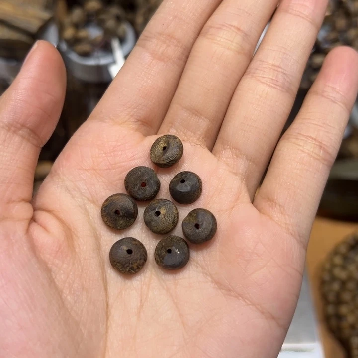 ****。沉香沉香碎屑壳子