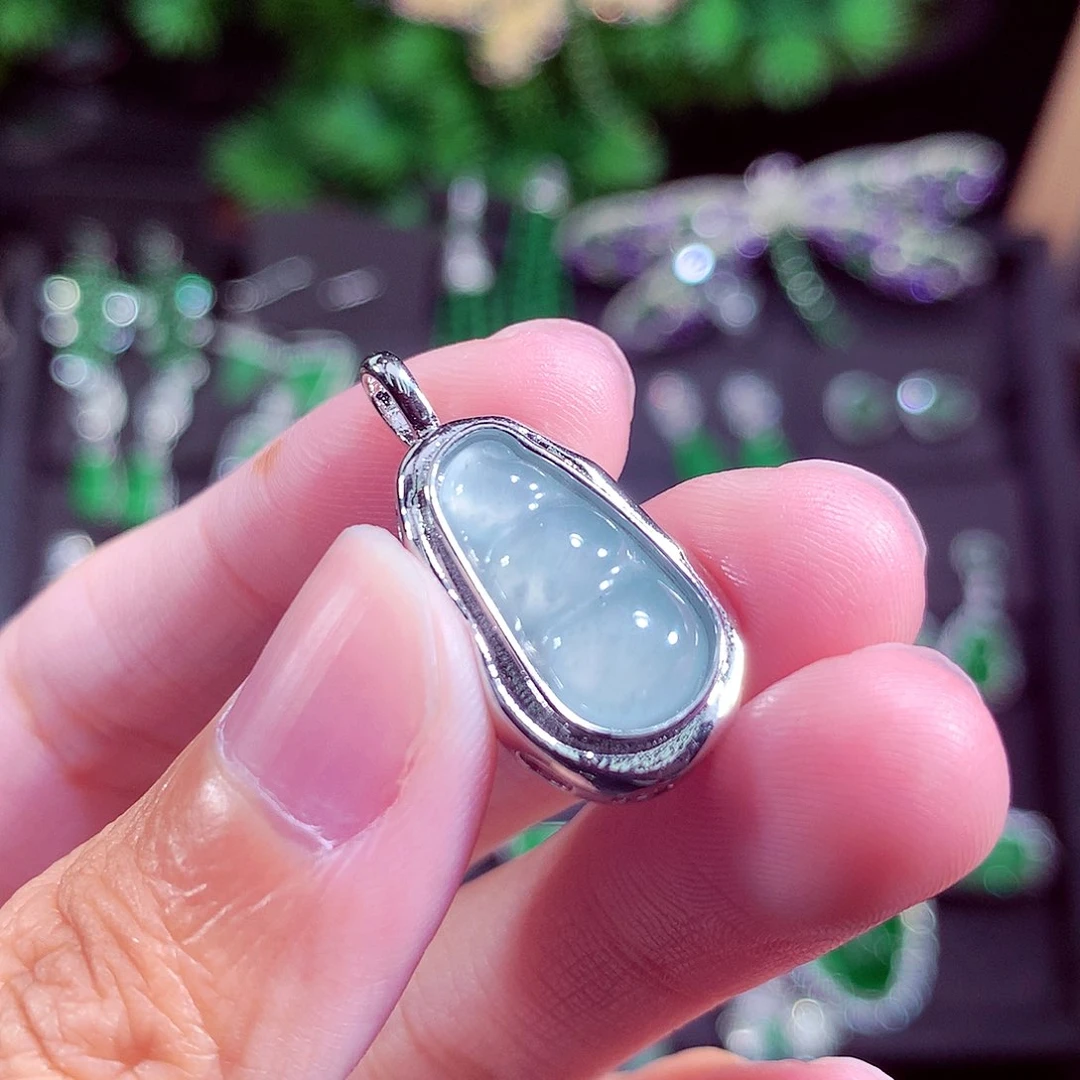 颈饰未镶嵌翡翠天然