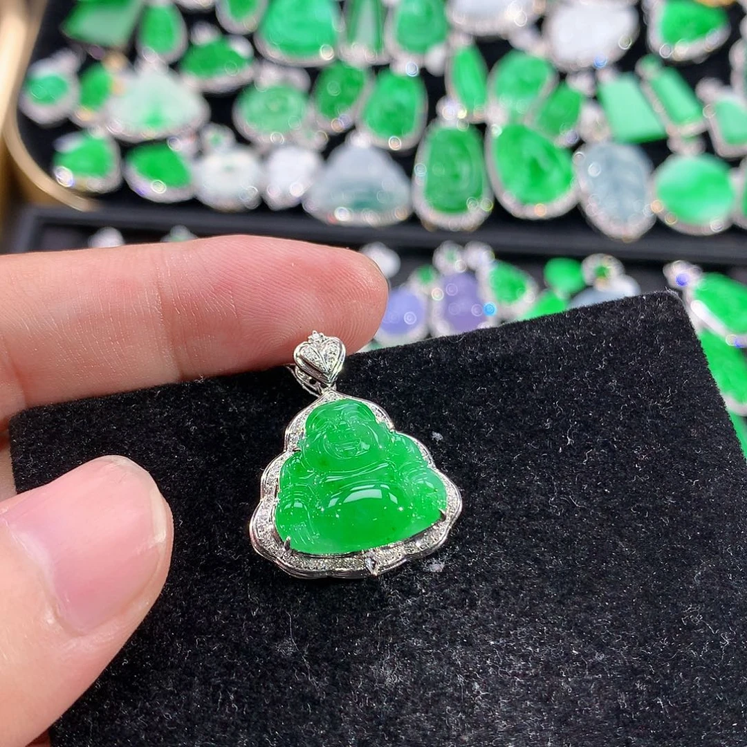 翡翠18K金镶嵌颈饰