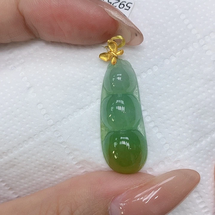 颈饰18K金镶嵌翡翠