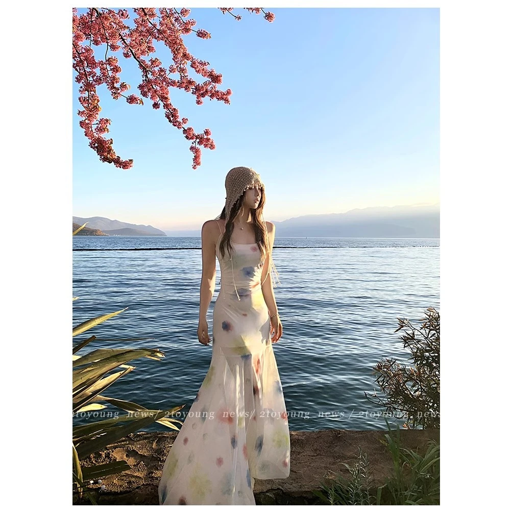 2toyoung夏日水彩吊带连衣裙女春夏小个子长款不规则裙摆鱼尾裙子