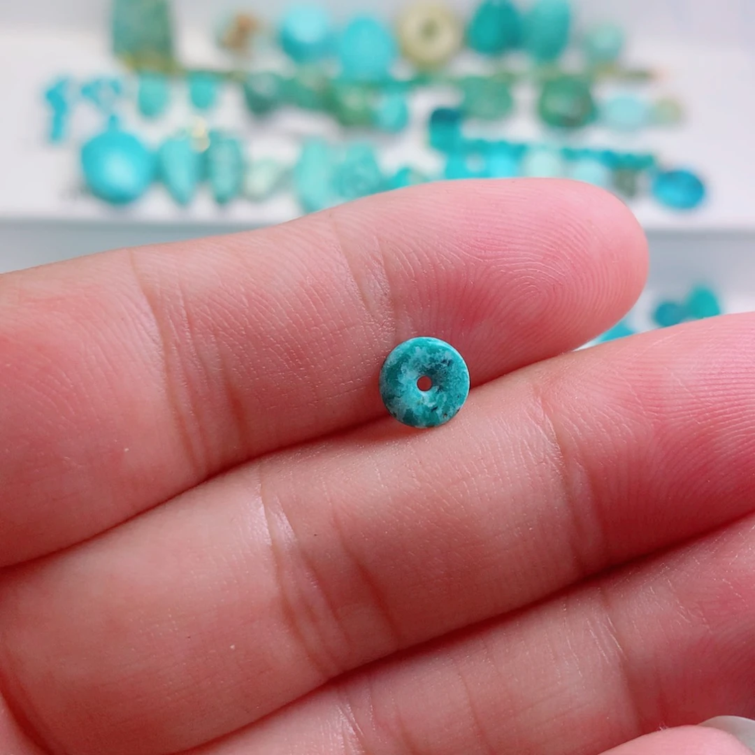 绿松石未镶嵌挂件