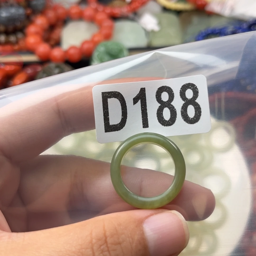 用***8和田玉未镶嵌珠宝奇石