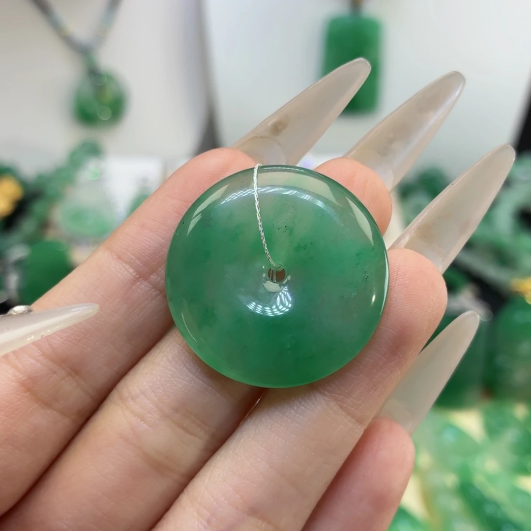 石英质玉（非洲翠）未镶嵌颈饰AB