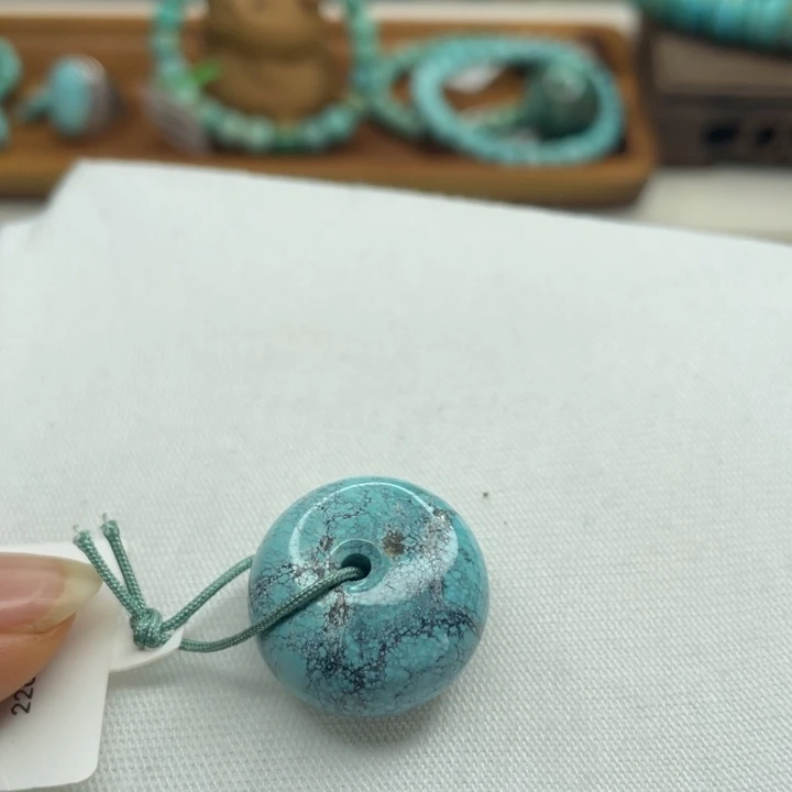 绿松石未镶嵌珠宝